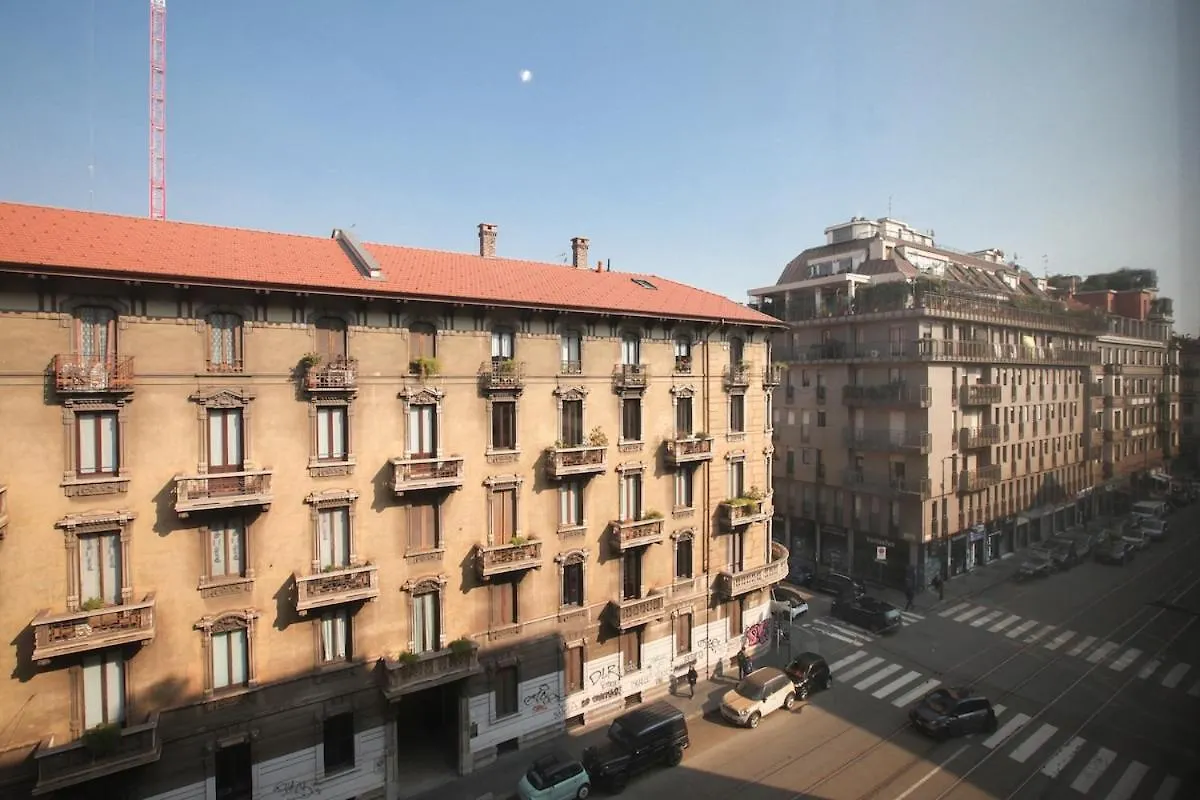 Апартаменты Central Station Spacious 2Br Flat Милан